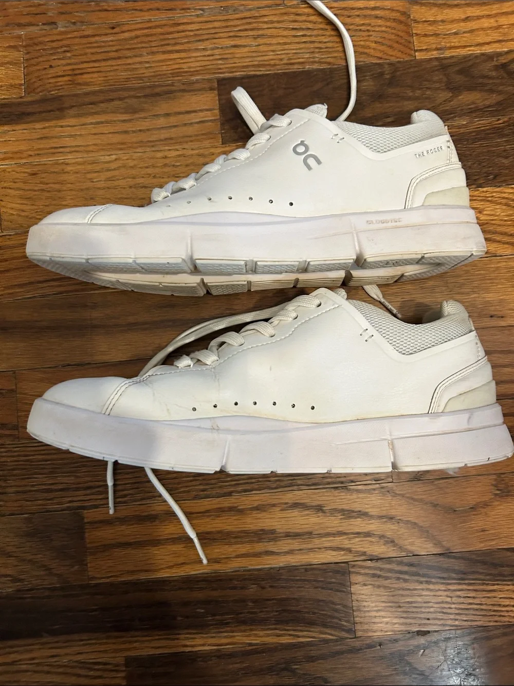 On Running ‘The Roger’ Women’s white Low-Top Sneakers(Roger Federer)Great shoes